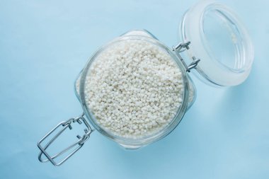 Ham pirinç, makro ile cam kavanoz