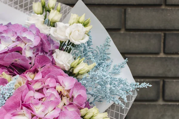 Hermoso Ramo Primavera Con Flores Color Rosa Brillante — Foto de Stock