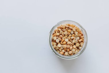 ham kuru bezelye ile cam kavanoz, makro