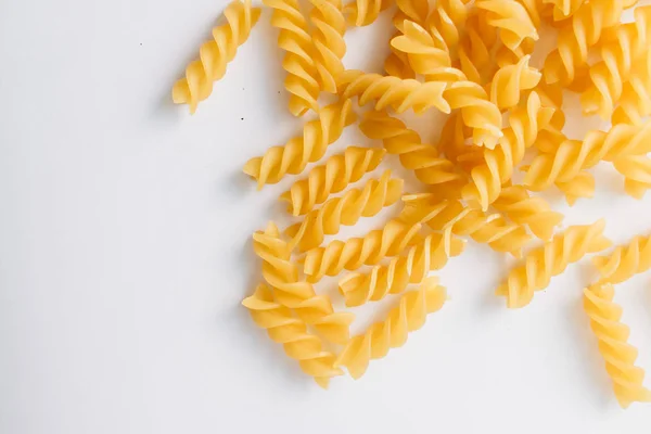 Mucchio Maccheroni Crudi Sfondo Bianco — Foto Stock