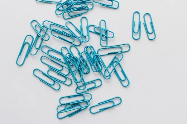Pile Colorful Paper Clips White Background Flat Lay — Stock Photo, Image