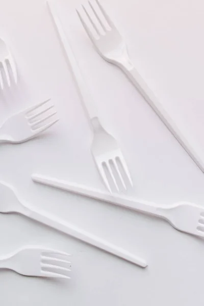 Set White Plastic Forks Flat Lay White Background — Stock Photo, Image