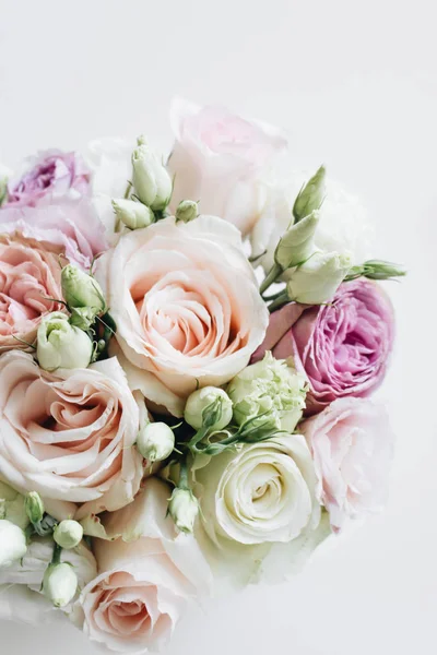 Vacker Vårbukett Med Rosa Och Vita Mjuka Blommor — Stockfoto