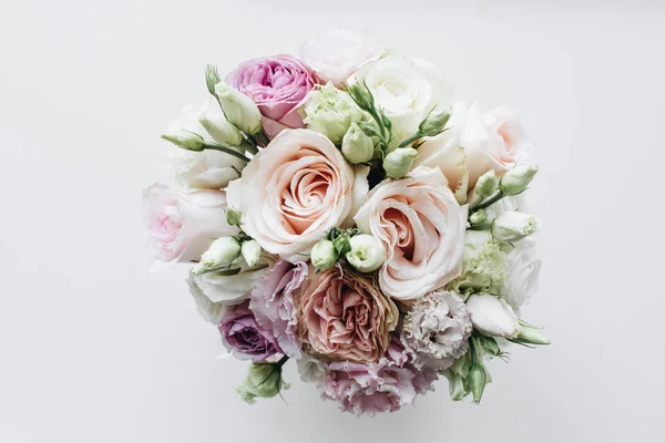 ピンクと白の柔らかい花の美しい春の花束 — ストック写真