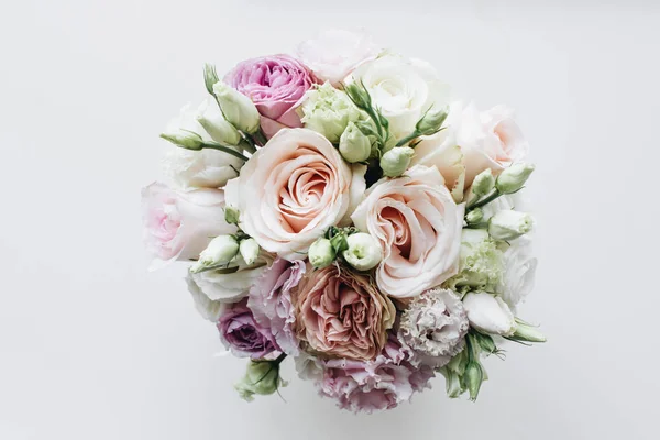 Hermoso Ramo Primavera Con Flores Tiernas Rosas Blancas —  Fotos de Stock