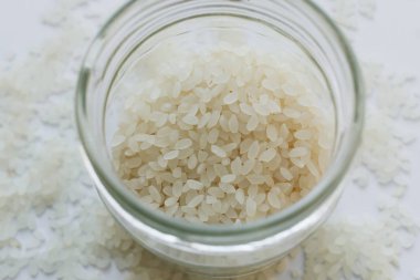  kavanoz ham beyaz pirinç, makro