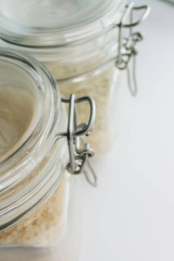  kavanoz ham beyaz pirinç, makro