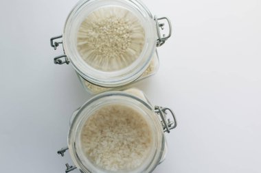  kavanoz ham beyaz pirinç, makro