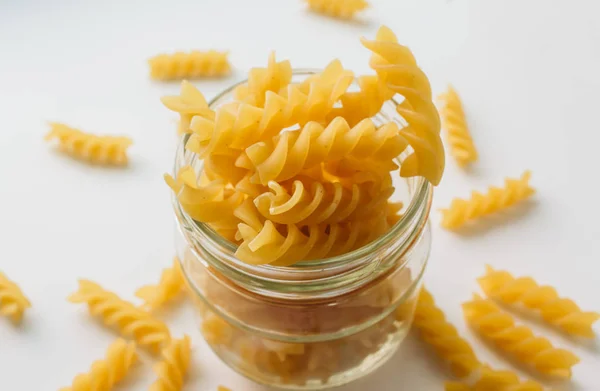 Stapel Ongekookte Macaroni Pot — Stockfoto