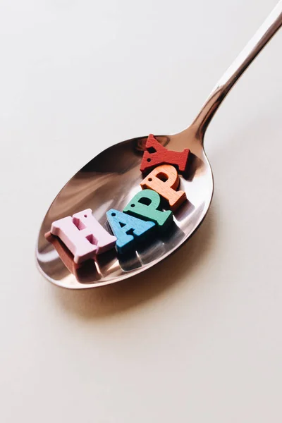 Lettere Legno Colorate Cucchiaio Lettere Felici — Foto Stock