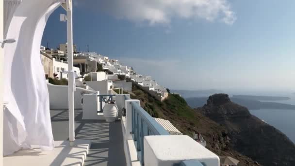 Weißer fließender Baldachin in Santorini — Stockvideo