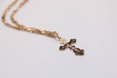 Pırlantalı altın çapraz