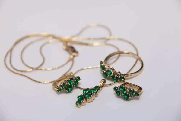 Set Gold Earrings Ring Pendant Emeralds — Stock Photo, Image