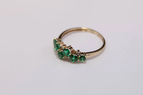 Gold Ring Emeralds — Stock Photo, Image