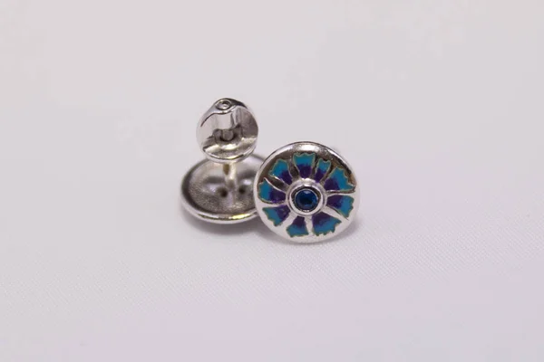 Pendientes Plata Sobre Fondo Blanco —  Fotos de Stock