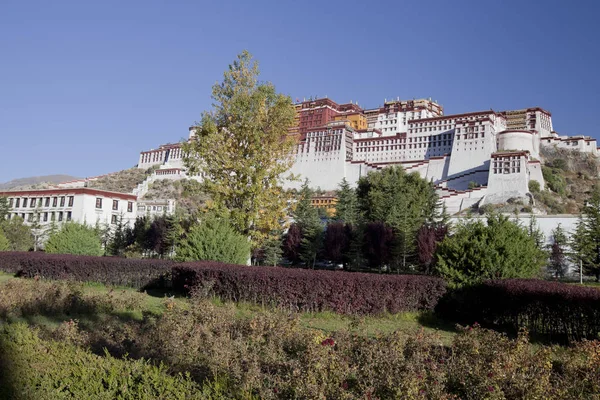 布达拉宫在西藏 — 图库照片