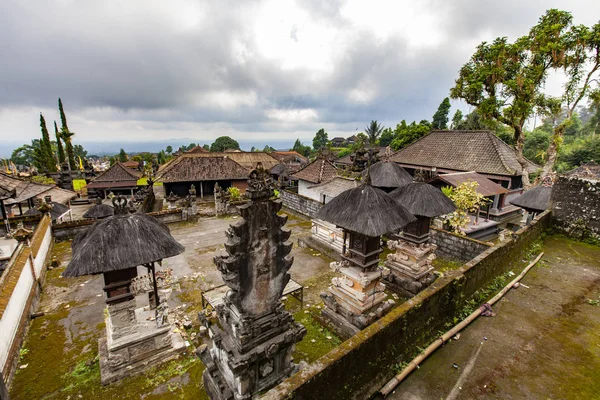 普拉贝萨基寺综合体在巴厘岛 — 图库照片