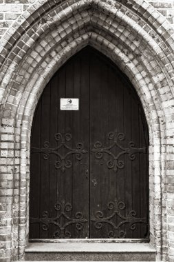 Retro tarzda kapı, siyah beyaz fotoğrafçılık