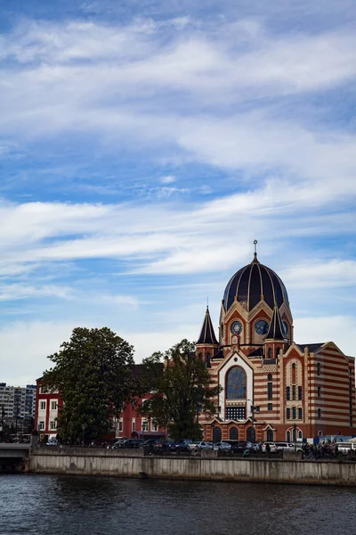 Kaliningrad şehrinin merkezi sokaklarının görünümü