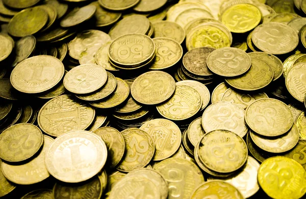 一大堆50和25科普克的乌克兰硬币 照片可用作背景 — 图库照片