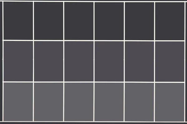 Koyu renk altında iş ofis duvar izole iş mimarisi büyük pencere