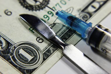Tıbbi neşter şırınga dolar, ilaç, tıbbi bakım için yükselen fiyatlar kavramı ödeme