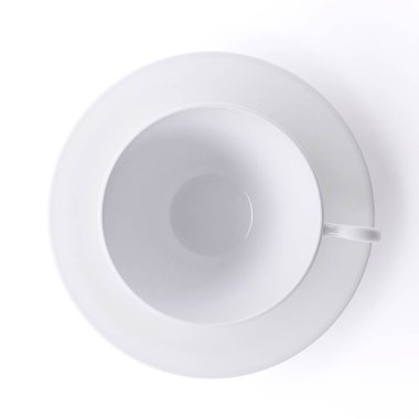 Uçan daire beyaz arka plan üzerinde izole ile boş beyaz fincan. Üstten görünüm. 3D görüntü