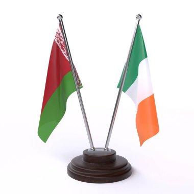 beyaz beyaz ve İrlanda, beyaz arka plan üzerinde izole iki masa bayrakları