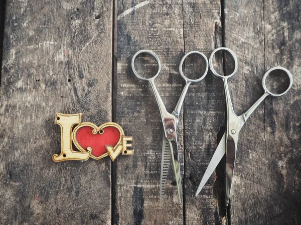 Saç kesme makası ve aşk