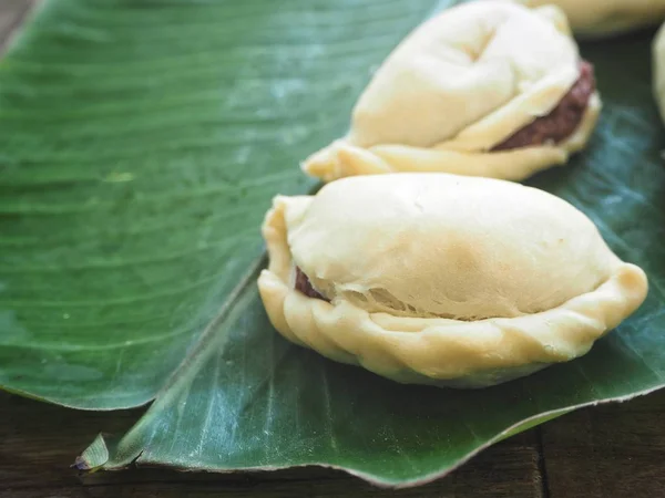 Gujiya Indian Dessert Banana Leaves — Stock Photo, Image