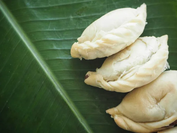 Gujiya Indisk Dessert Bananblad — Stockfoto