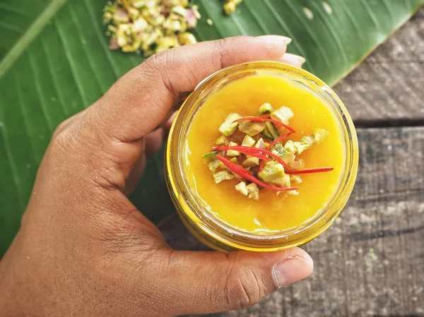 Mango Lassi Hand Indiase Drankje — Stockfoto