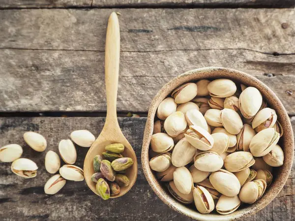 Pistachios Brown Wood Background — Stock Photo, Image