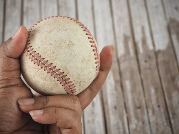 Primo Piano Del Baseball Portata Mano — Foto Stock