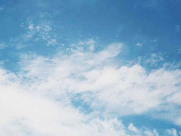 Nuvole Sul Cielo Blu — Foto Stock