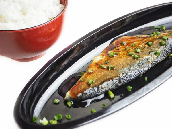 Grillad Makrill Och Ris Isolerade Vit Bakgrund Japansk Mat — Stockfoto