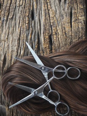 Saç kesme makası ve saç