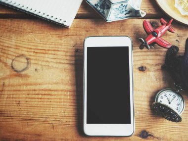 Bluetooth hoparlör ve akıllı telefon kavram seyahat