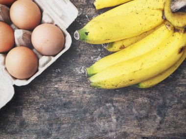 Muz ve yumurta kutusunda