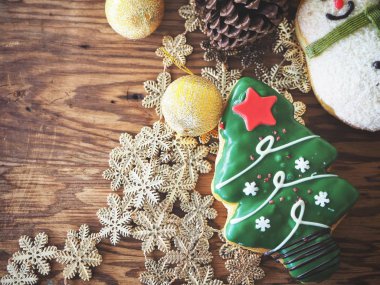 Çörek ve Noel süslemeleri