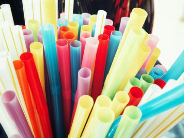 Renkli pipetler yakın çekim için 
