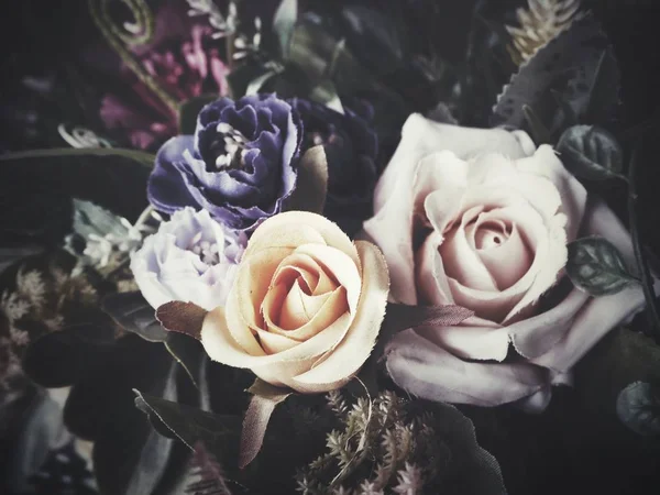 Vacker Vintage Rose Konstgjorda Blommor — Stockfoto