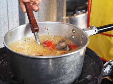 Tom yum balık çorbası Tayland yemek yemek