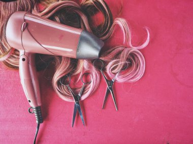 Saç kurutma makinesi ve peruk saç kesme makası