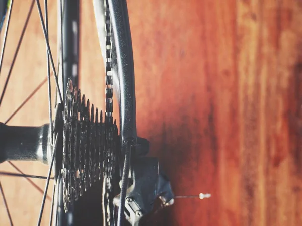 自行车车轮的特写镜头视图 — 图库照片