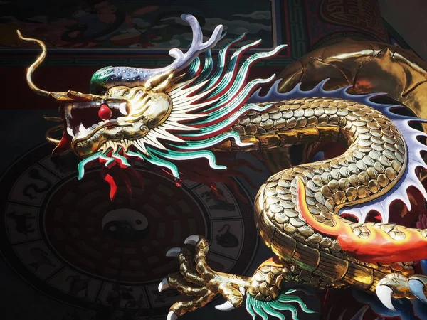 Nahaufnahme vom chinesischen Drachen — Stockfoto