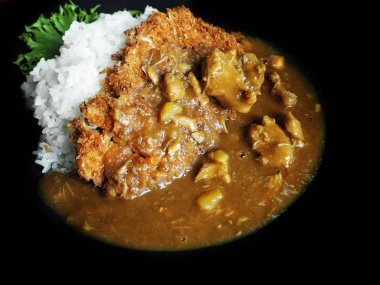 Köri pilav ve kızarmış domuz Japon gıda