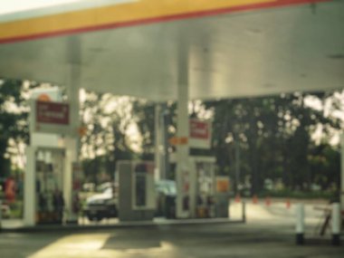 Benzin istasyonu servisi bulanık