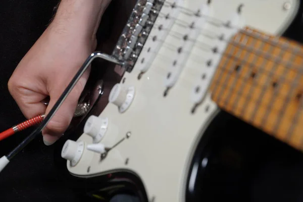 Guitarrista Sobre Fondo Negro — Foto de Stock