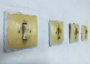 Duvar üzerinde Vintage Switch ve Switch.